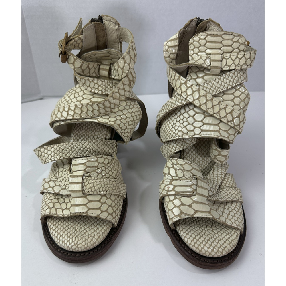 Freebird by Steven Rare Claw Python Snake Heel Sandals Strappy Cream Size 7 EUC - Picture 2 of 16